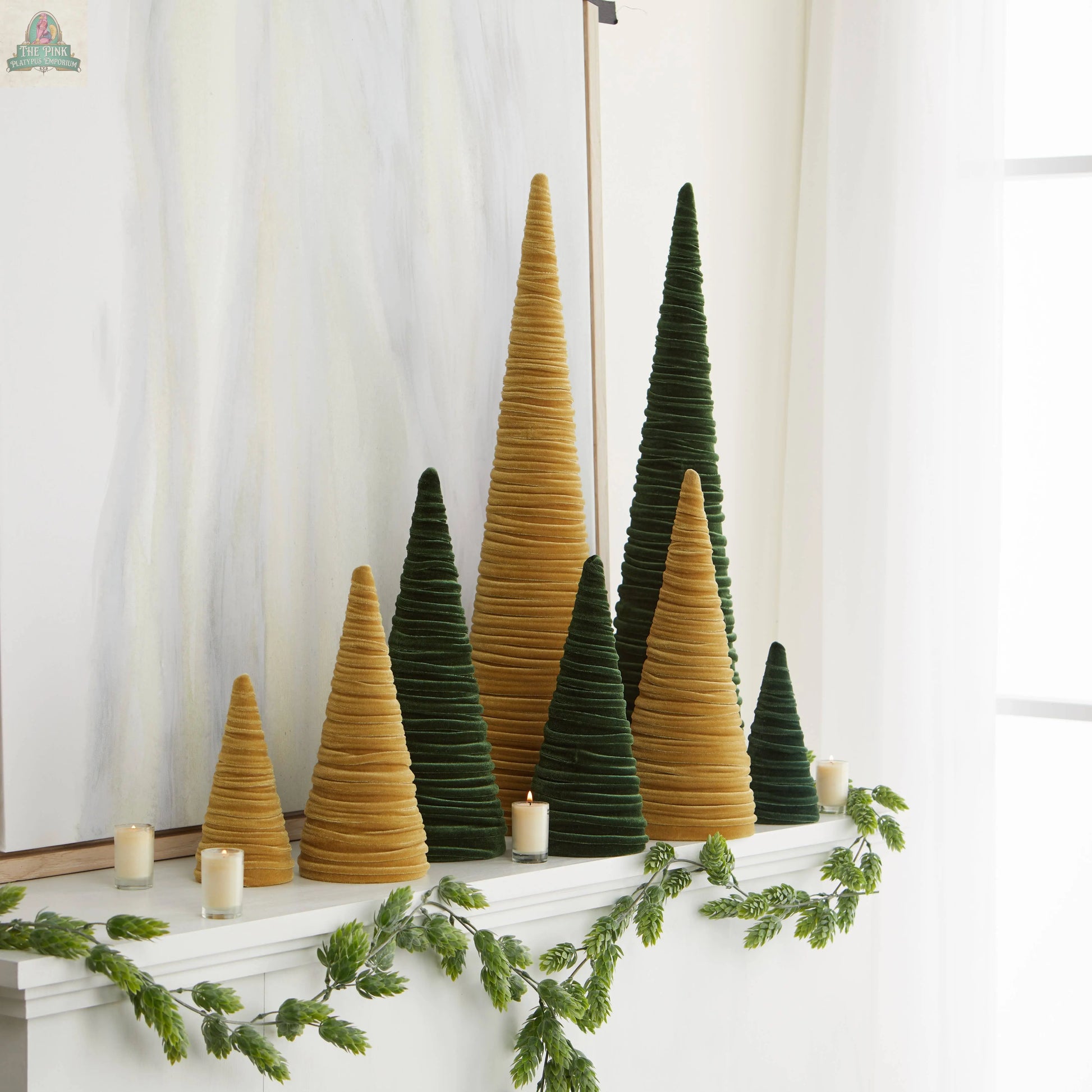 Cones Velvet Set of 4, Best 25 Colors, Spring tabletop: Red Your Heart's Content