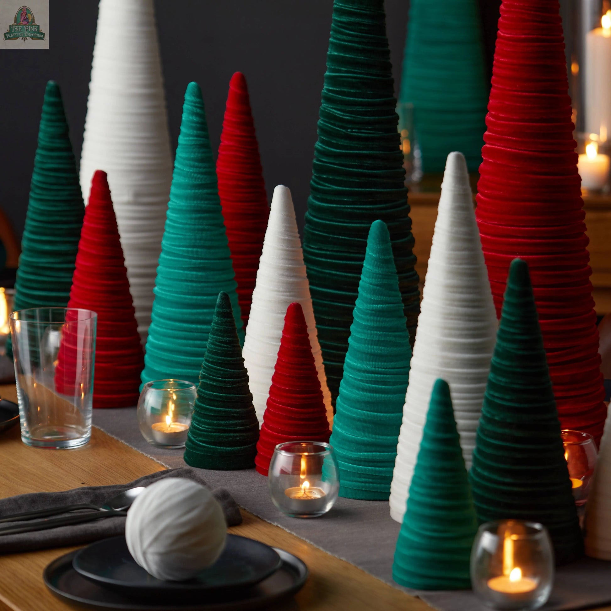 Cones Velvet Set of 4, Best 25 Colors, Spring tabletop: Red Your Heart's Content